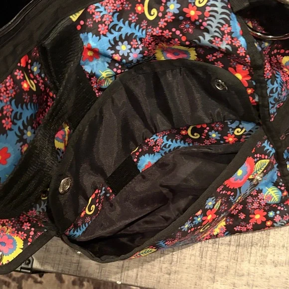 Lesportsac Multicolor Floral Travel Bag - Picture 3 of 6